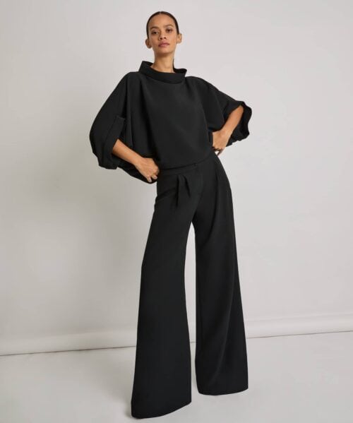 Karikomi Blouse Black and Oxford Trousers-look